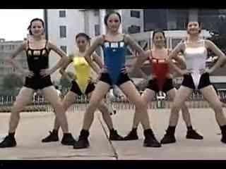 简单健美操练视频,轻松塑形健身之旅